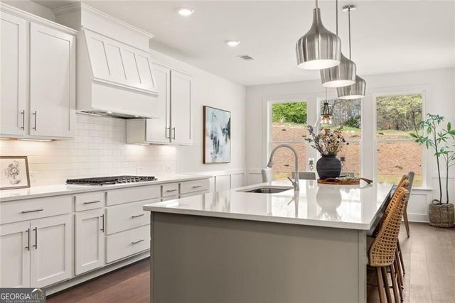 8290 Creekside Overlook Drive, Gainesville, GA 30506