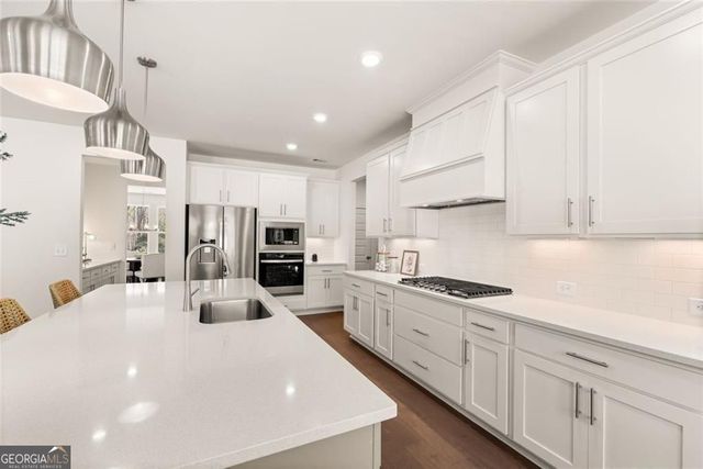 8290 Creekside Overlook Drive, Gainesville, GA 30506
