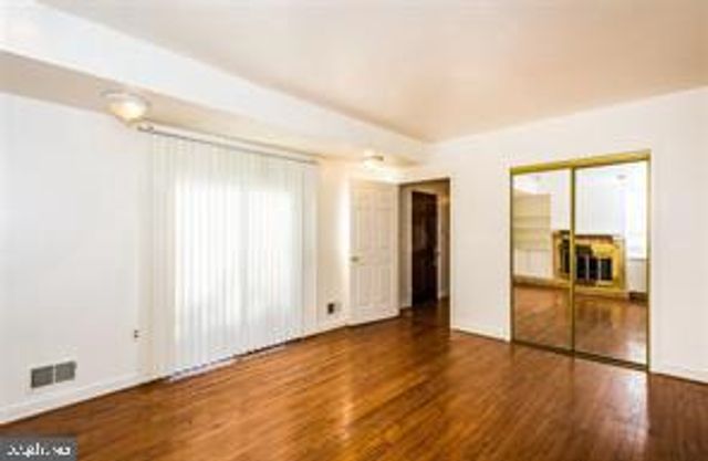 827 S BOND ST, Baltimore, MD 21231