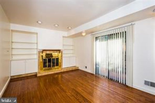 827 S BOND ST, Baltimore, MD 21231