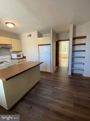 827 S BOND ST, Baltimore, MD 21231