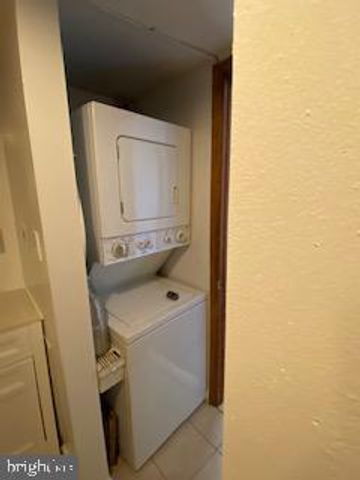 827 S BOND ST, Baltimore, MD 21231