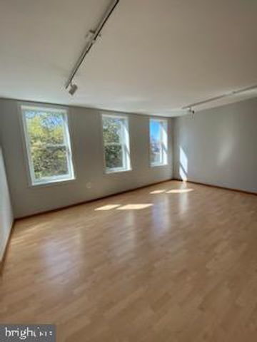 827 S BOND ST, Baltimore, MD 21231