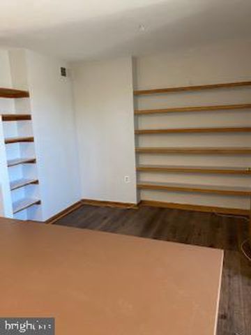 827 S BOND ST, Baltimore, MD 21231