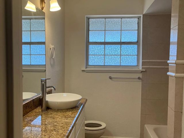 8936 Angleton Place, Dallas, TX 75243