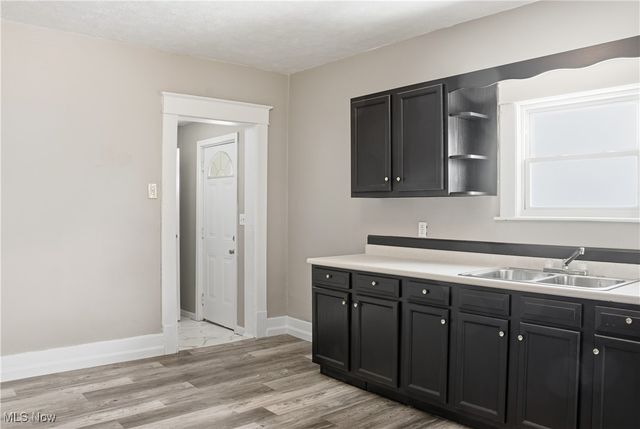 2458 Vestal Road, Youngstown, OH 44509