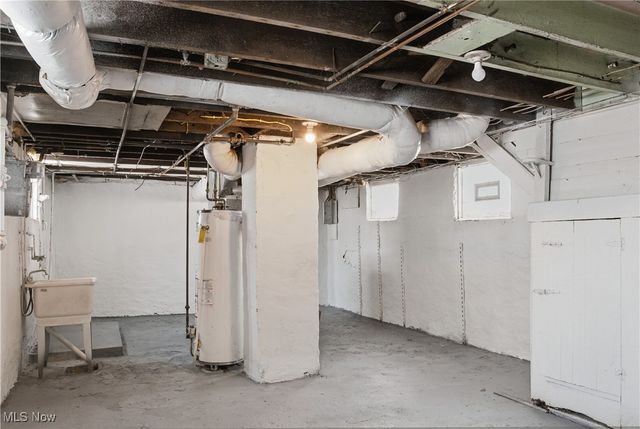 2458 Vestal Road, Youngstown, OH 44509