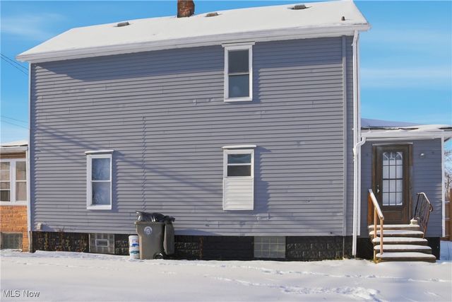 2458 Vestal Road, Youngstown, OH 44509