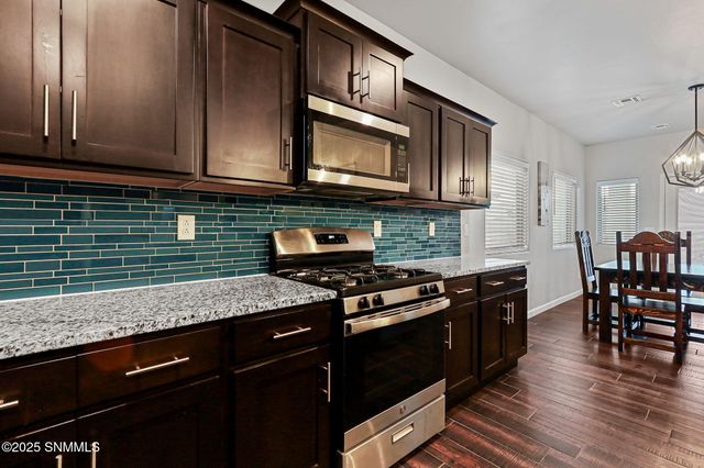 6061 Cinnamon Park Street, Sunland Park, NM 88063