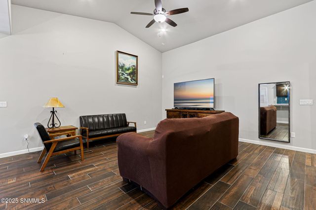 6061 Cinnamon Park Street, Sunland Park, NM 88063