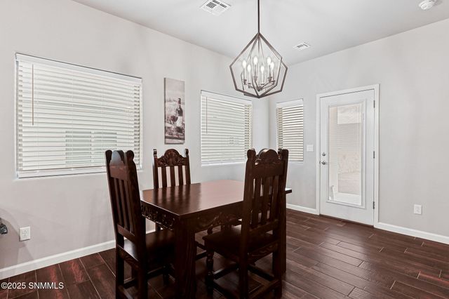 6061 Cinnamon Park Street, Sunland Park, NM 88063