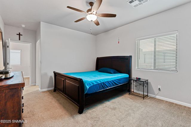 6061 Cinnamon Park Street, Sunland Park, NM 88063