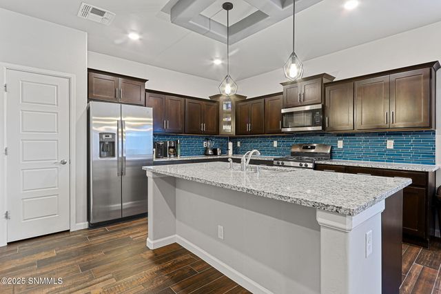6061 Cinnamon Park Street, Sunland Park, NM 88063