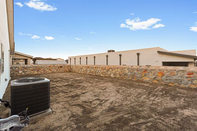 6061 Cinnamon Park Street, Sunland Park, NM 88063