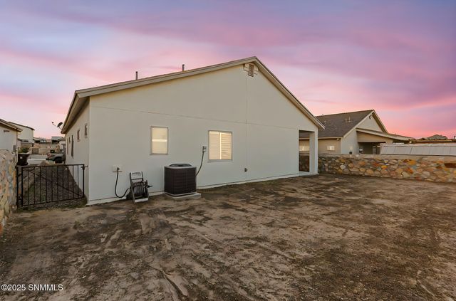 6061 Cinnamon Park Street, Sunland Park, NM 88063