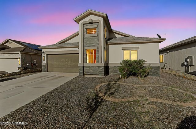 6061 Cinnamon Park Street, Sunland Park, NM 88063