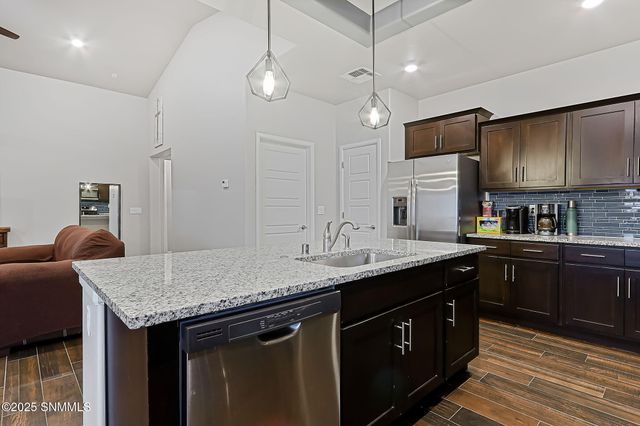 6061 Cinnamon Park Street, Sunland Park, NM 88063