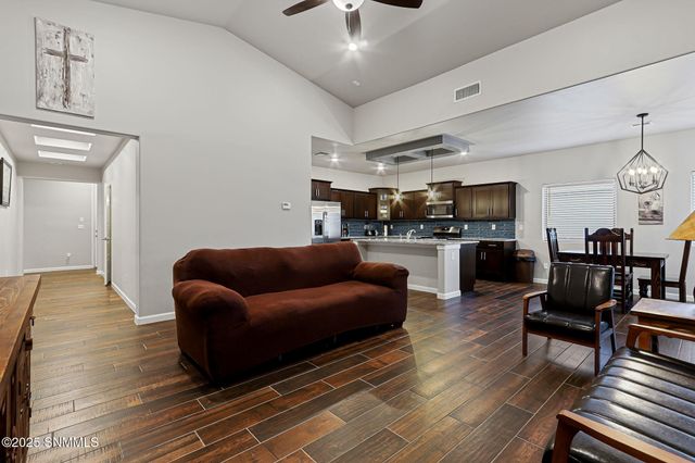 6061 Cinnamon Park Street, Sunland Park, NM 88063