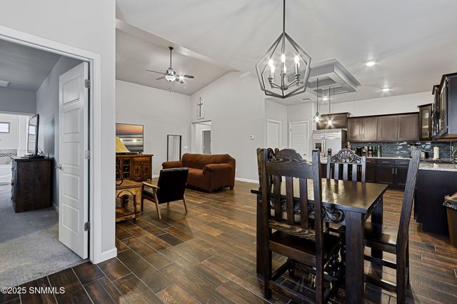 6061 Cinnamon Park Street, Sunland Park, NM 88063