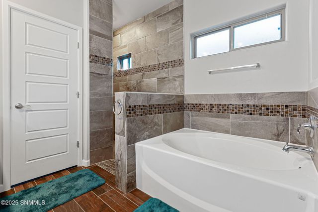 6061 Cinnamon Park Street, Sunland Park, NM 88063