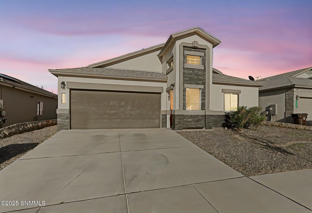 6061 Cinnamon Park Street, Sunland Park, NM 88063