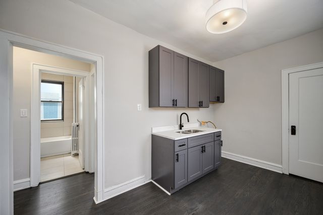1206 W 83rd Street 203, Chicago, IL 60620