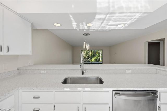 116 Pinebrook DR, Fort Myers, FL 33907