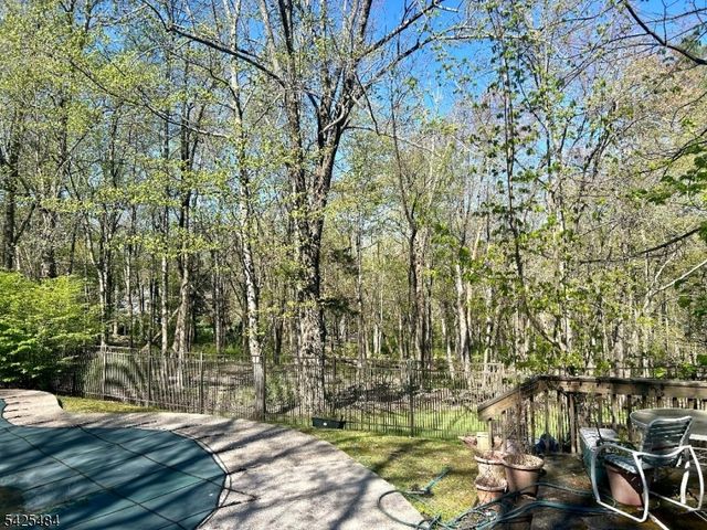 60 Meadowlark Drive, Watchung Boro, NJ 07069