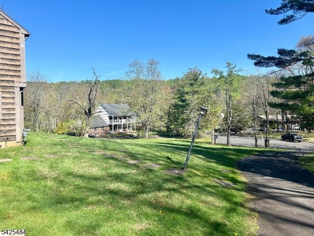 60 Meadowlark Drive, Watchung Boro, NJ 07069