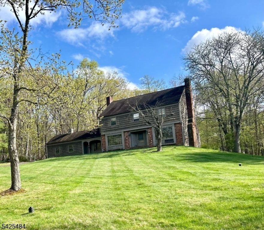 60 Meadowlark Drive, Watchung Boro, NJ 07069