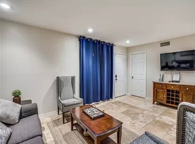 4023 Wycliff Avenue 101, Dallas, TX 75219
