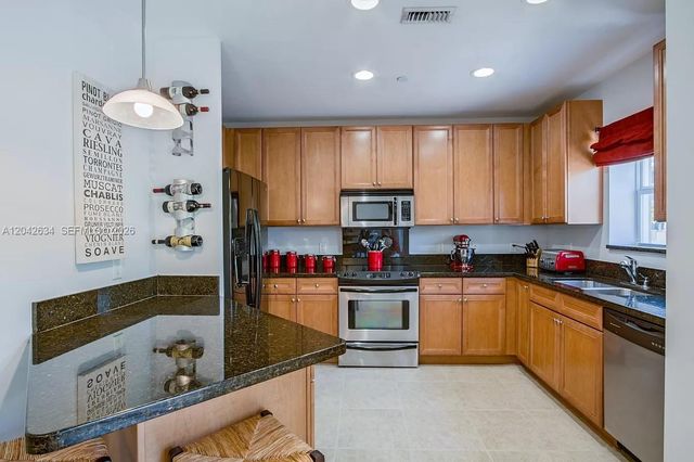708 SE 15th St 5, Fort Lauderdale, FL 33316