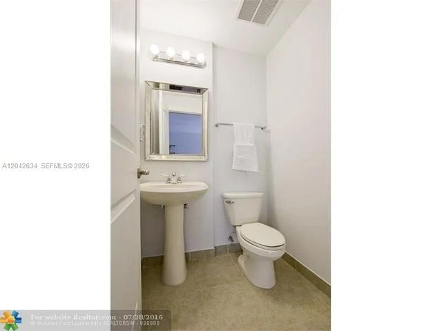 708 SE 15th St 5, Fort Lauderdale, FL 33316