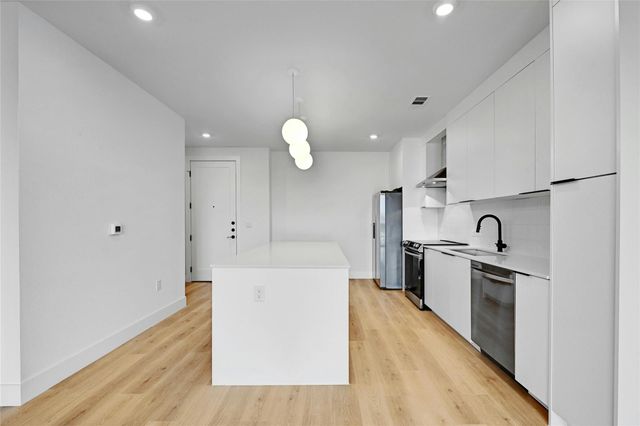 1701 Simond Ave 518, Austin, TX 78723