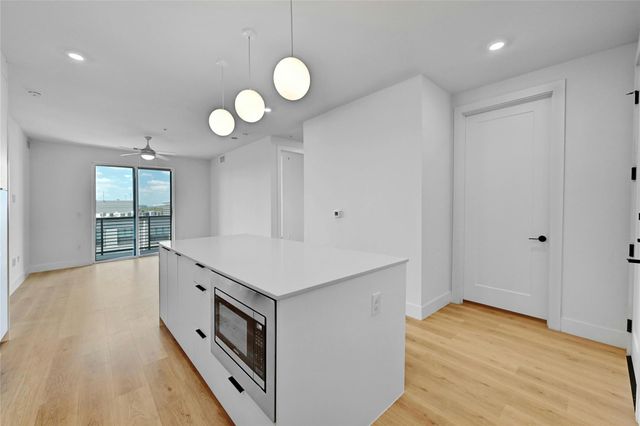 1701 Simond Ave 518, Austin, TX 78723