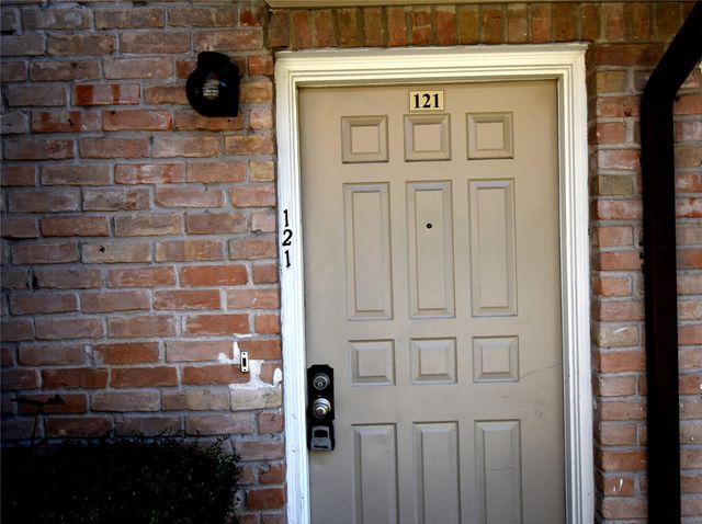 2100 S Wilcrest Drive S 121, Houston, TX 77042