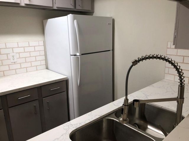 2100 S Wilcrest Drive S 121, Houston, TX 77042