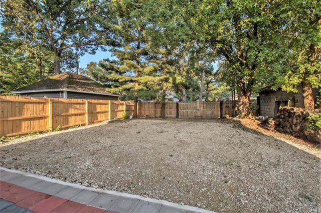 1043 Johnson Street, South Bend, IN 46628