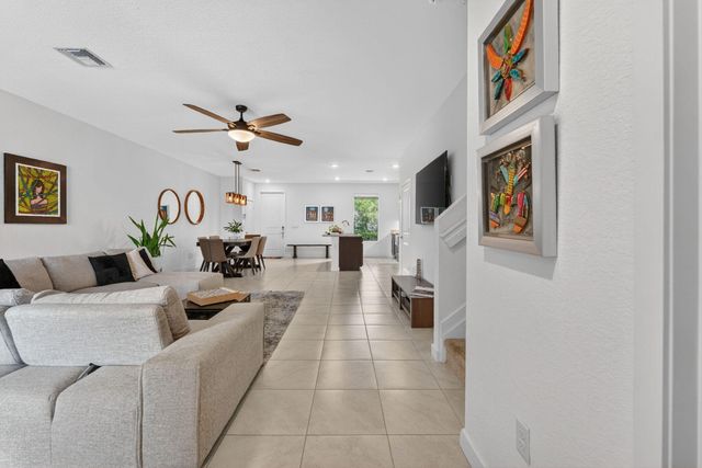 527 NW 17th Street, Fort Lauderdale, FL 33311