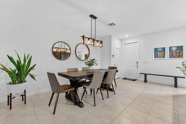 527 NW 17th Street, Fort Lauderdale, FL 33311