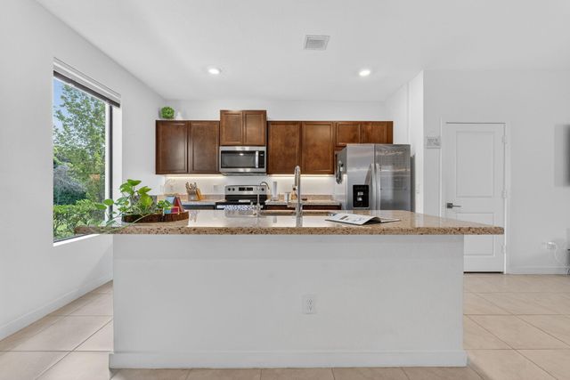 527 NW 17th Street, Fort Lauderdale, FL 33311
