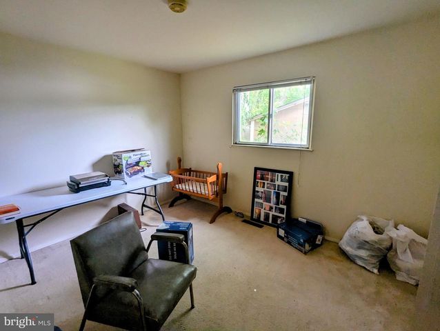 8421 HALLMARK CIR, Baltimore, MD 21234