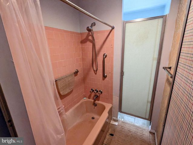 8421 HALLMARK CIR, Baltimore, MD 21234