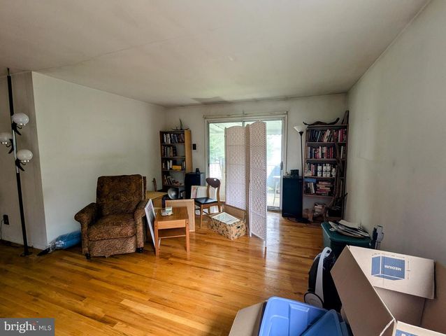 8421 HALLMARK CIR, Baltimore, MD 21234