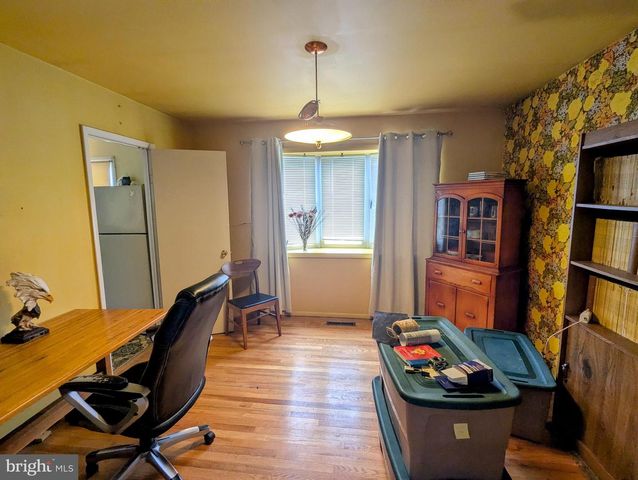8421 HALLMARK CIR, Baltimore, MD 21234