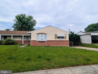 8421 HALLMARK CIR, Baltimore, MD 21234