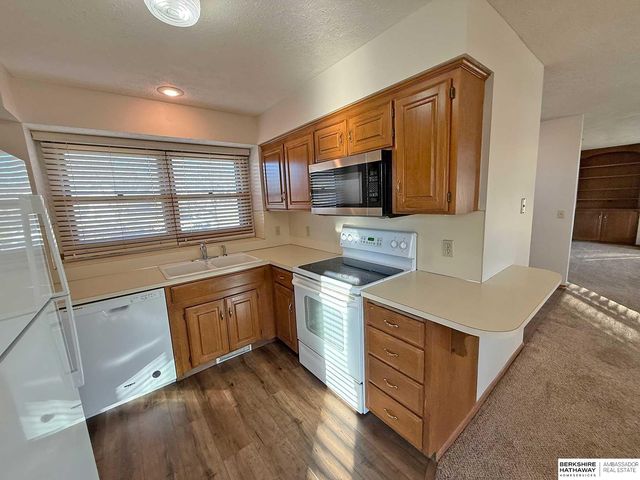 1611 S 168th Avenue, Omaha, NE 68130