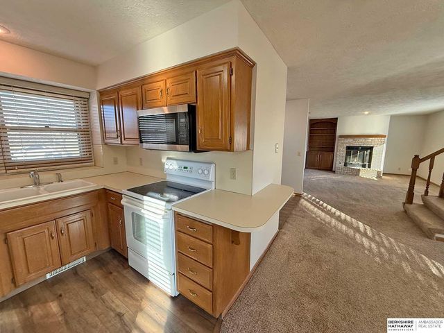 1611 S 168th Avenue, Omaha, NE 68130