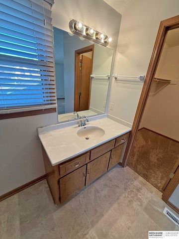 1611 S 168th Avenue, Omaha, NE 68130