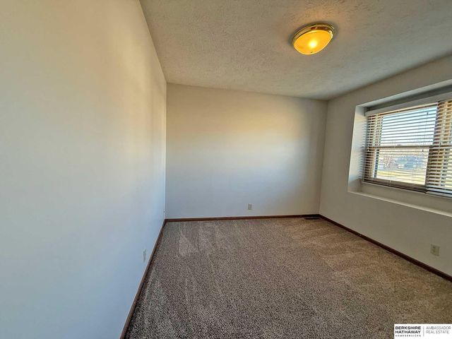 1611 S 168th Avenue, Omaha, NE 68130